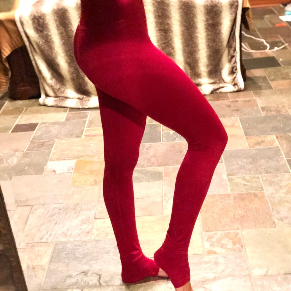 Mika Yoga Wear Gaby Leggings XS Red